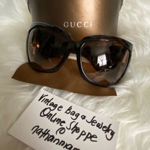 Gucci sunglass